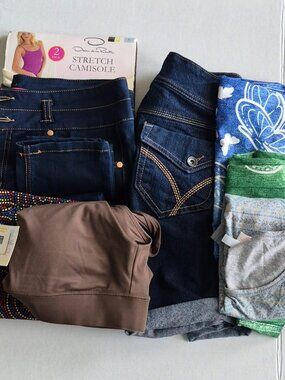 Women's Size Large Bundle of 8 Camisole + Skirts Jeans Shorts Tops Lot of 8